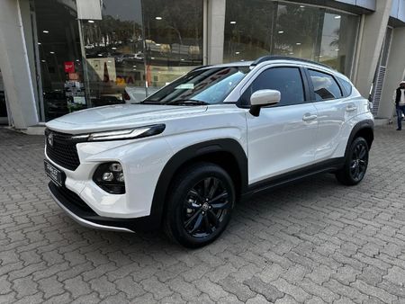 2026-Toyota-Starlet-Cross-15XS_5