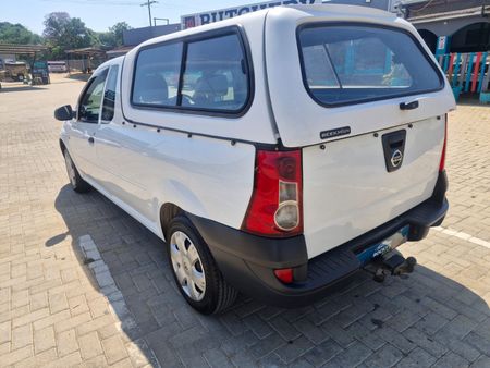 2019-Nissan-NP200-15-dCi-Safety-Pack_5