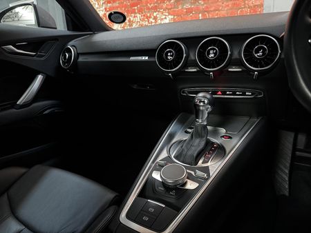2015-Audi-TT-Coupe-20-TFSI-Auto-45-TFSI_21