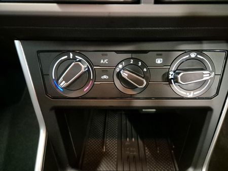 2026-Volkswagen-Polo-10-TSI-Life-Auto_18