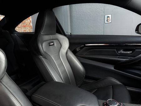 2015-BMW-M4-Coupe-Auto_18