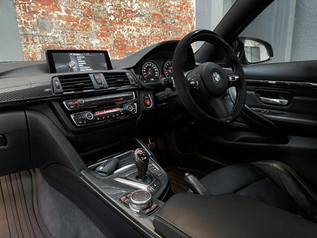 2015-BMW-M4-Coupe-Auto_22
