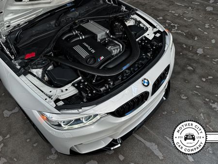 2015-BMW-M4-Coupe-Auto_29