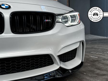 2015-BMW-M4-Coupe-Auto_3