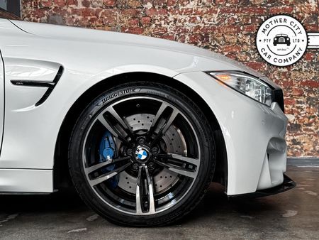 2015-BMW-M4-Coupe-Auto_7