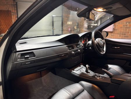 2011-BMW-M3-Coupe-M-Dynamic-Auto_10