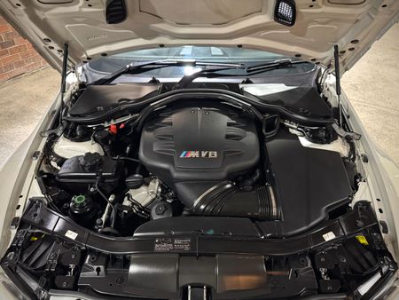 2011-BMW-M3-Coupe-M-Dynamic-Auto_16