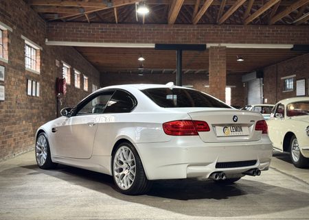 2011-BMW-M3-Coupe-M-Dynamic-Auto_1