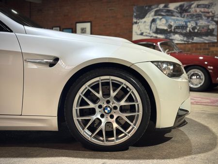 2011-BMW-M3-Coupe-M-Dynamic-Auto_2