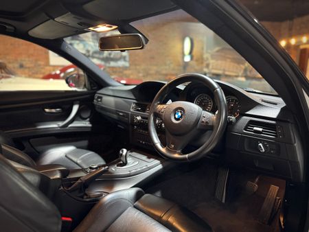 2011-BMW-M3-Coupe-M-Dynamic-Auto_8