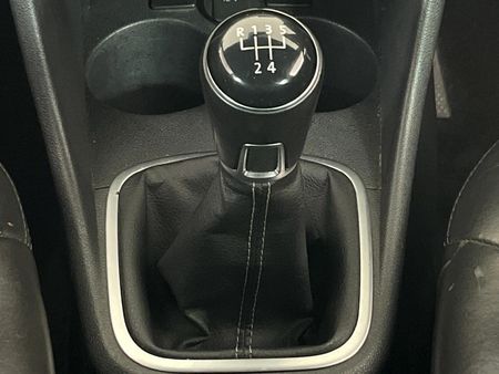 2021-Volkswagen-Polo-Vivo-14-Mswenko-5-dr_9