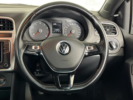 2021-Volkswagen-Polo-Vivo-14-Mswenko-5-dr_10