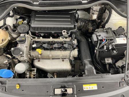 2021-Volkswagen-Polo-Vivo-14-Mswenko-5-dr_11