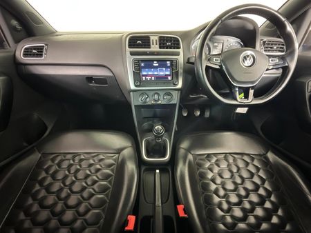 2021-Volkswagen-Polo-Vivo-14-Mswenko-5-dr_1