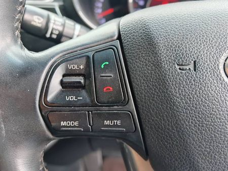 2015-Kia-Rio-14-Sedan-Auto_10