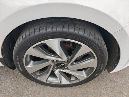 2015-Kia-Rio-14-Sedan-Auto_15