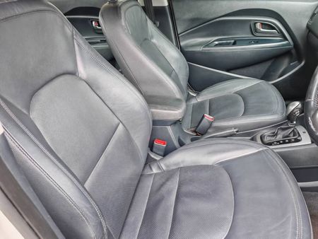 2015-Kia-Rio-14-Sedan-Auto_6