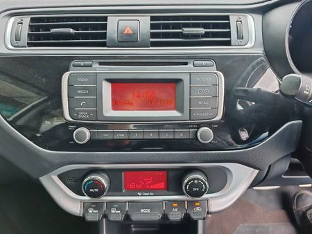 2015-Kia-Rio-14-Sedan-Auto_7
