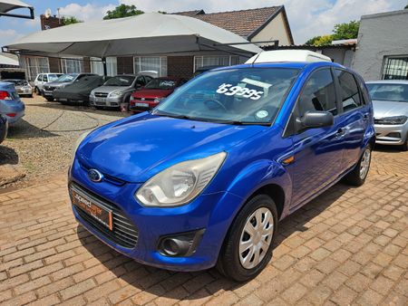 2013-Ford-Figo-14-Trend_0