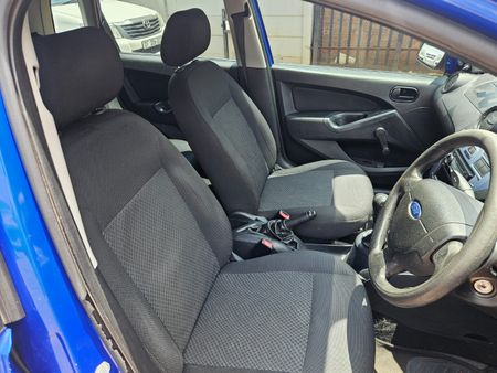 2013-Ford-Figo-14-Trend_7