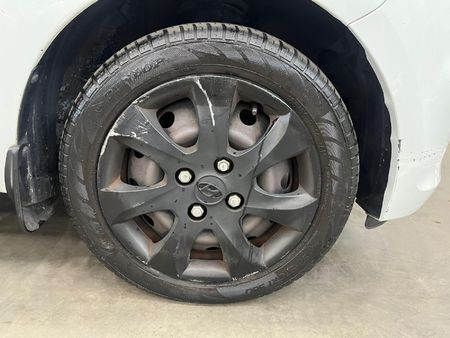2012-Hyundai-i10-11-GLS-Motion_9