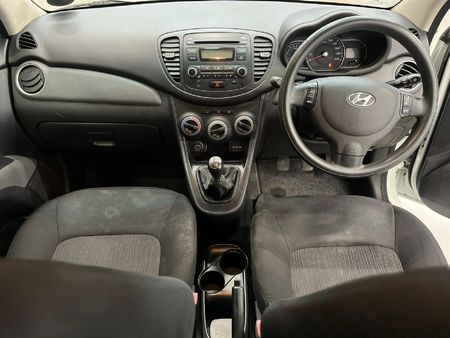 2012-Hyundai-i10-11-GLS-Motion_11