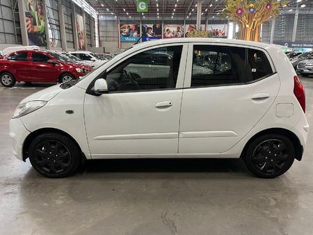 2012-Hyundai-i10-11-GLS-Motion_3