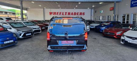 2016-Mercedes-Benz-V-Class-V-250-Bluetec-Avantgarde-Auto_16