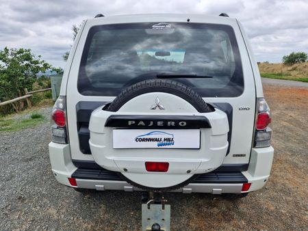 2013-Mitsubishi-Pajero-32-Di-Dc-GLS-SWB-Auto_6