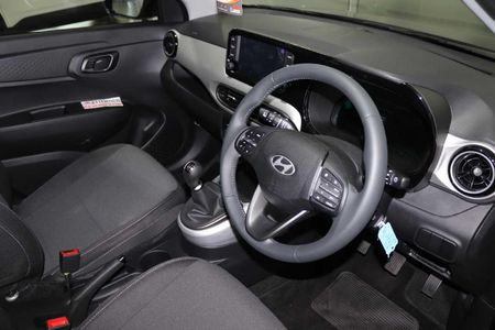 2026-Hyundai-Exter-12-Executive_10