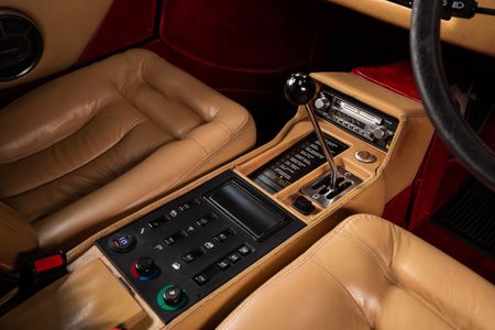 1983-Ferrari-Mondial-Quattrovalvole_10