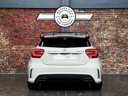 2014-Mercedes-AMG-A-Class-A45-AMG-4Matic_13