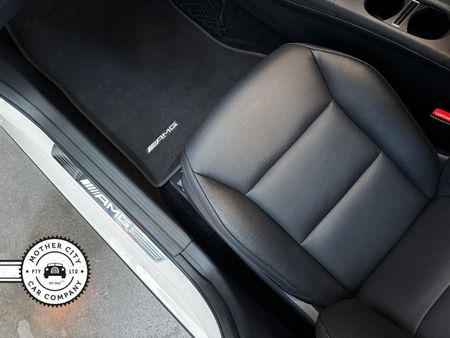 2014-Mercedes-AMG-A-Class-A45-AMG-4Matic_17