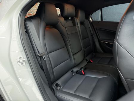 2014-Mercedes-AMG-A-Class-A45-AMG-4Matic_19