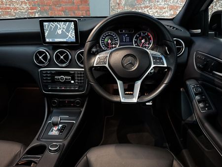 2014-Mercedes-AMG-A-Class-A45-AMG-4Matic_25