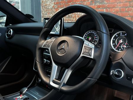 2014-Mercedes-AMG-A-Class-A45-AMG-4Matic_27