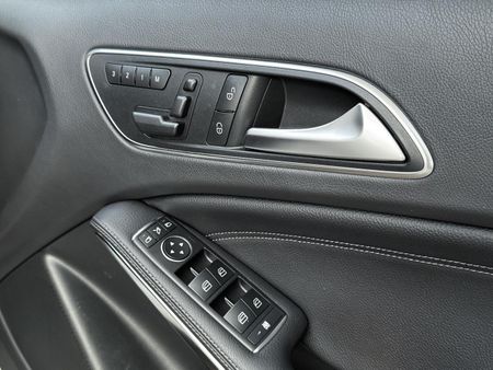 2014-Mercedes-AMG-A-Class-A45-AMG-4Matic_28