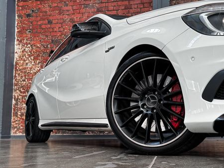 2014-Mercedes-AMG-A-Class-A45-AMG-4Matic_4