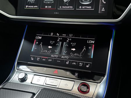 2021-Audi-RS6-quattro-Avant_28
