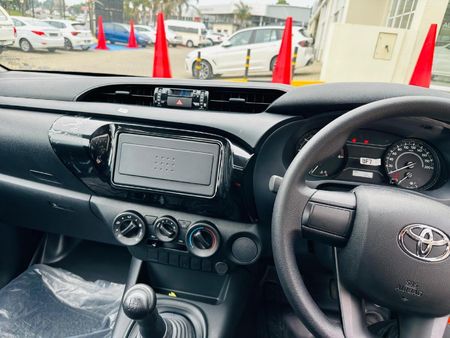 2026-Toyota-Hilux-24-GD-Single-Cab_6