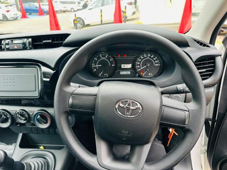 2026-Toyota-Hilux-24-GD-Single-Cab_7