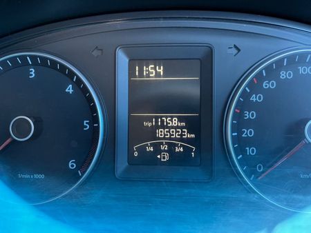 2015-Volkswagen-Kombi-T6-20-TDI-Trendline_9