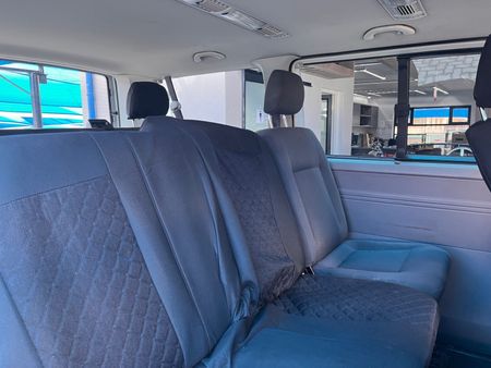2015-Volkswagen-Kombi-T6-20-TDI-Trendline_3