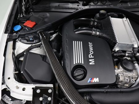 2021-BMW-M2-CS_14