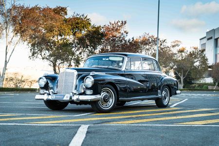 1958-Mercedes-Benz-S-Class-300D-Adenauer_0