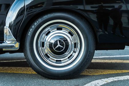 1958-Mercedes-Benz-S-Class-300D-Adenauer_12