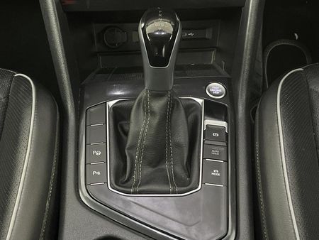 2024-Volkswagen-Tiguan-Allspace-14-TSI-R-Line-DSG-Auto_10