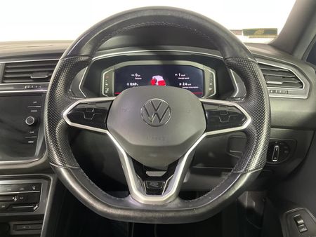 2024-Volkswagen-Tiguan-Allspace-14-TSI-R-Line-DSG-Auto_12