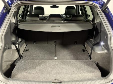 2024-Volkswagen-Tiguan-Allspace-14-TSI-R-Line-DSG-Auto_15