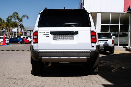 2026-Toyota-Land-Cruiser-Prado-VX-R-28GD-Auto_5